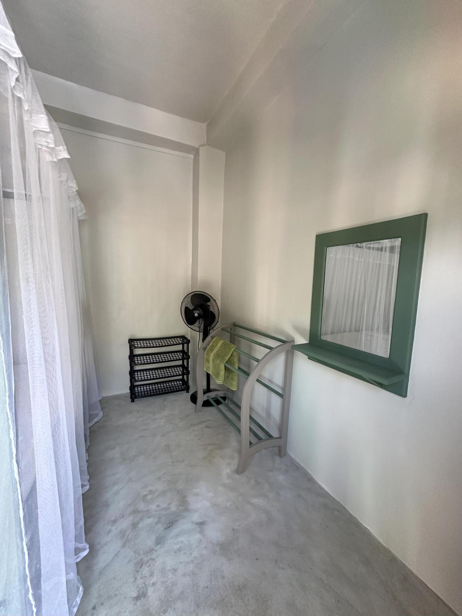Hawara Coliving Midigama Hotel Bagian luar foto