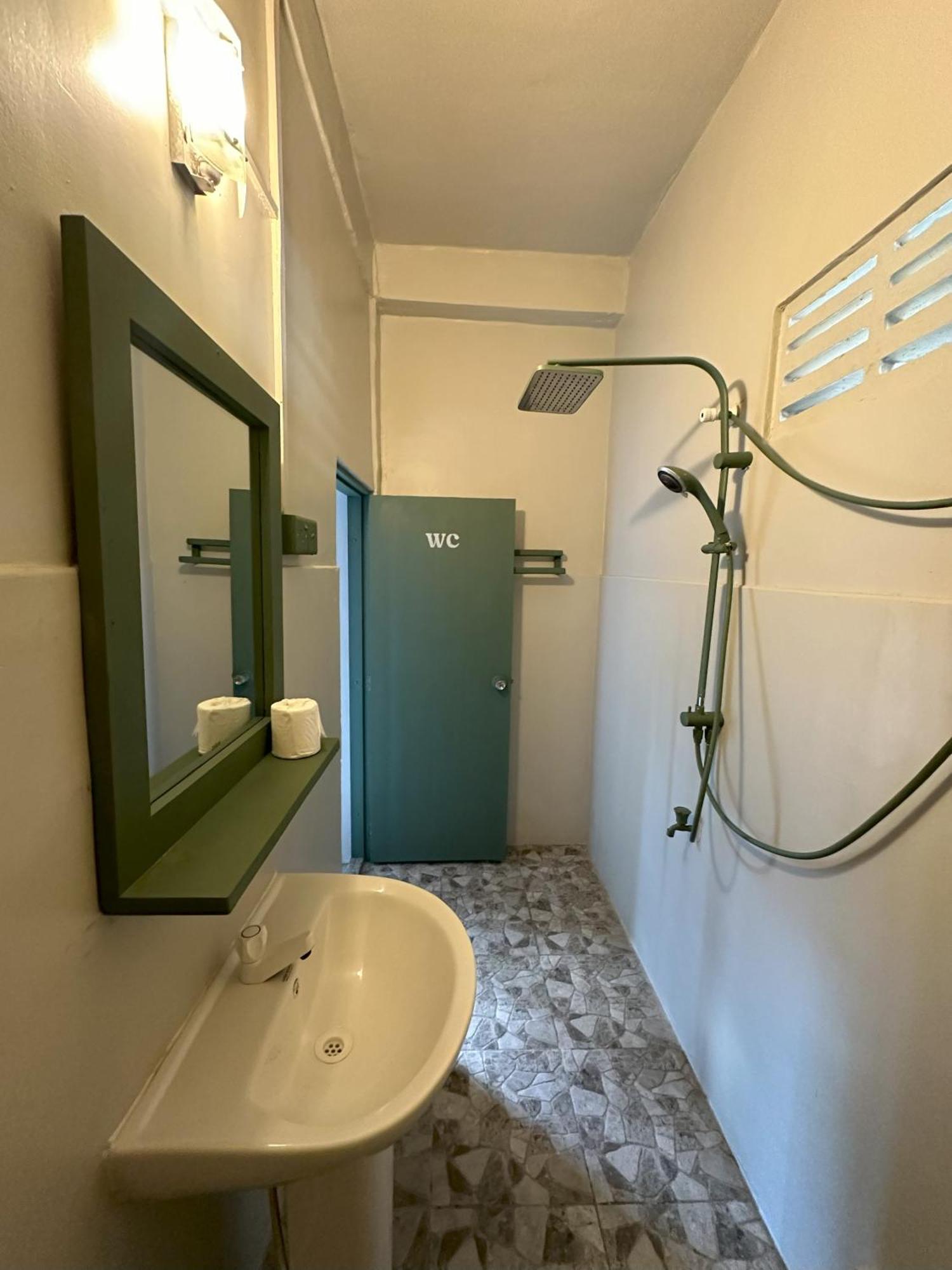 Hawara Coliving Midigama Hotel Bagian luar foto
