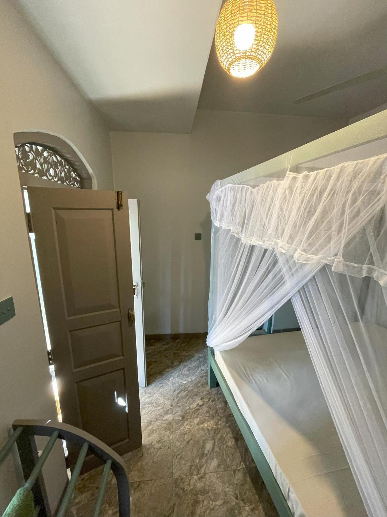 Hawara Coliving Midigama Hotel Bagian luar foto