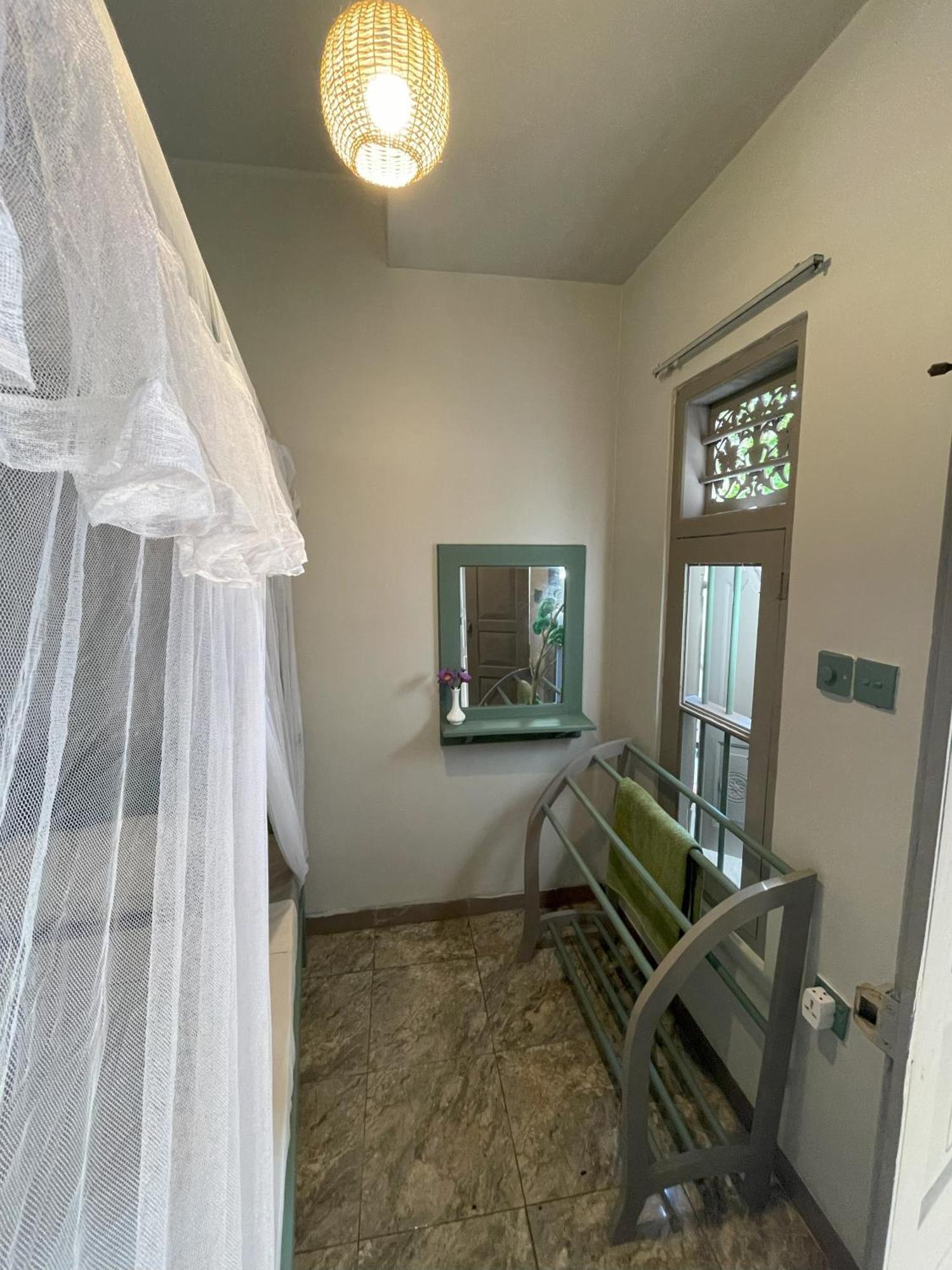 Hawara Coliving Midigama Hotel Bagian luar foto